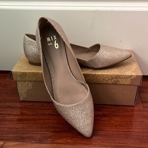 Mix No. 6 Rowland Champagne Flats Size 9